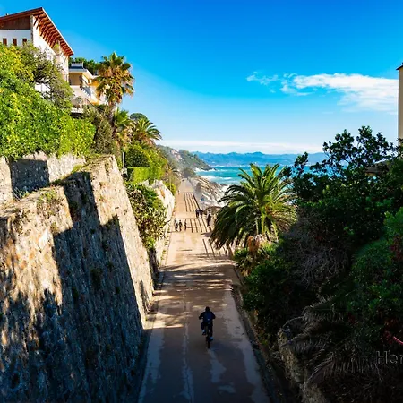 Private Garden - Beaches 900m - Wifi - Smarttv Apartamento