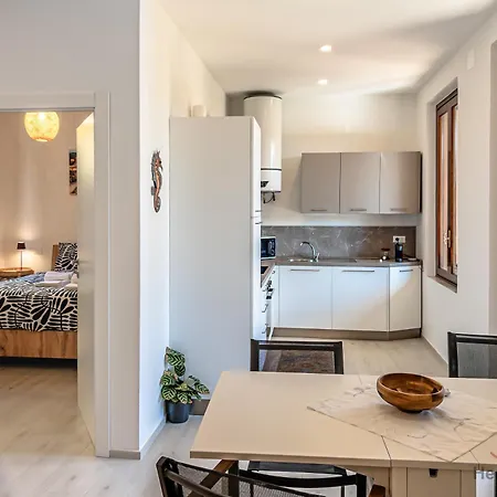Private Garden - Beaches 900m - Wifi - Smarttv Apartamento