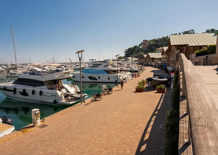 Appartement Private Garden - Beaches 900m - Wifi - Smarttv
